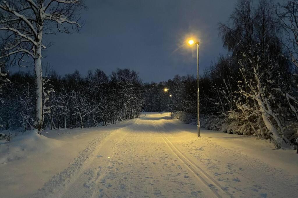 Ny Leilighet I Nytt Bygg I Naturskjonne Omgivelser! Tromsø Exterior foto